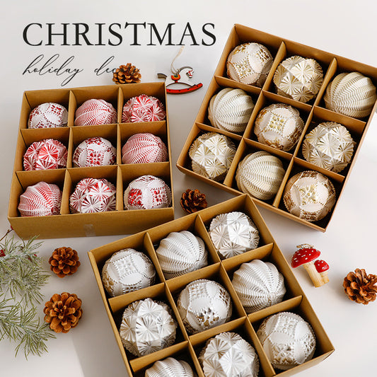 Antique-style Christmas bauble sets in decorated boxes